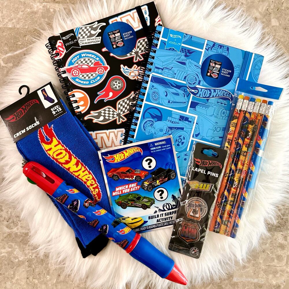 Hot Wheels Back to School Essentials Writing Supplies Bundle